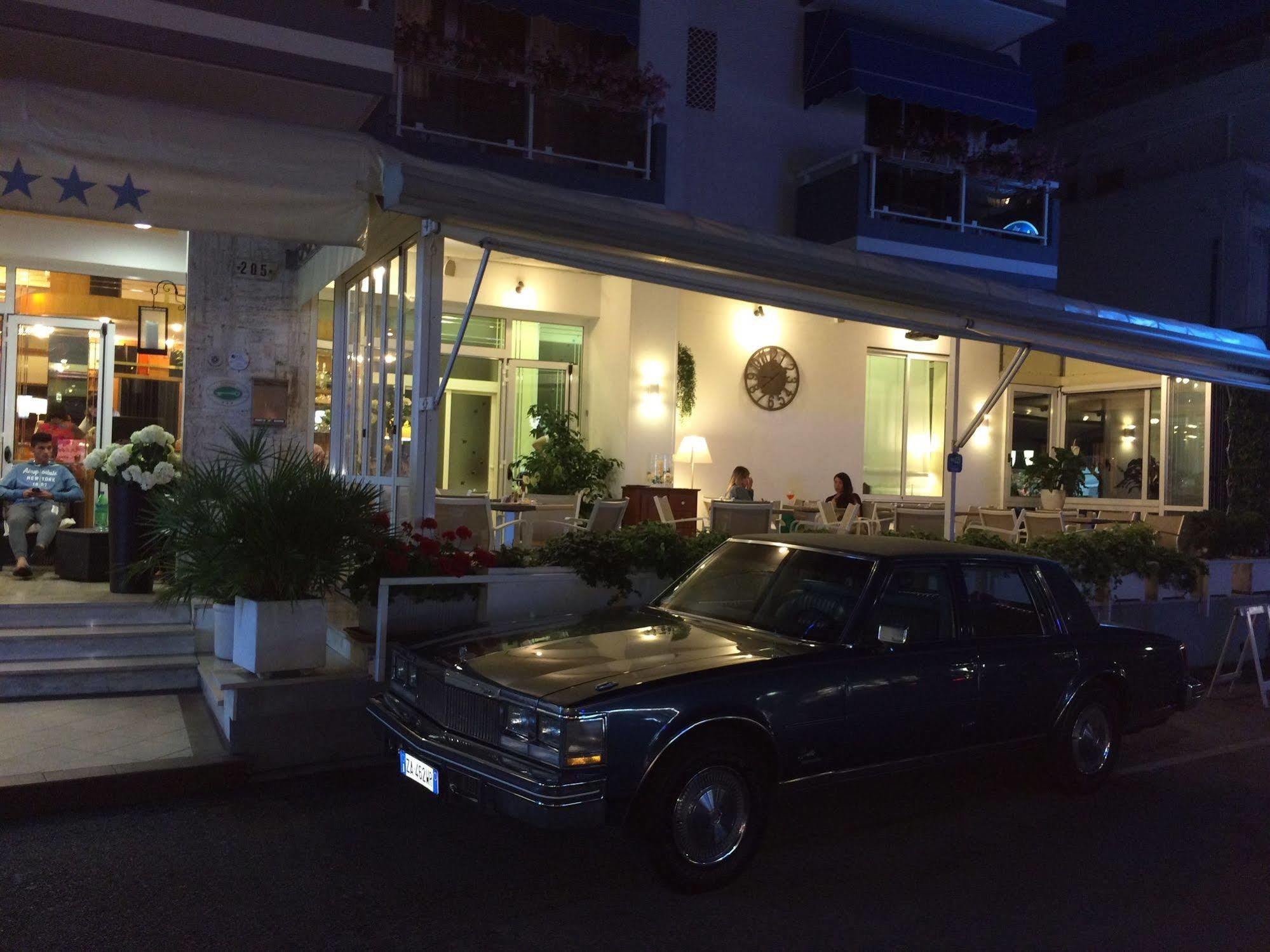 Hotel Touring Lido di Jesolo Exterior photo